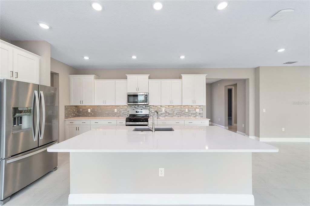 For Sale: $393,000 (2 beds, 2 baths, 2142 Square Feet)