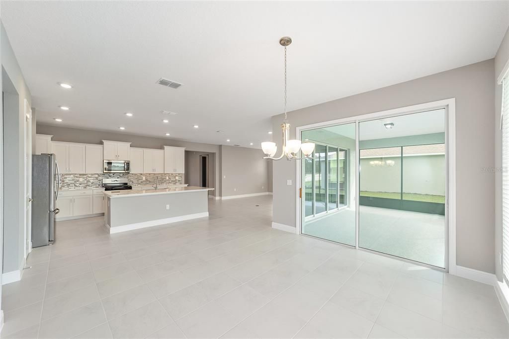 For Sale: $393,000 (2 beds, 2 baths, 2142 Square Feet)