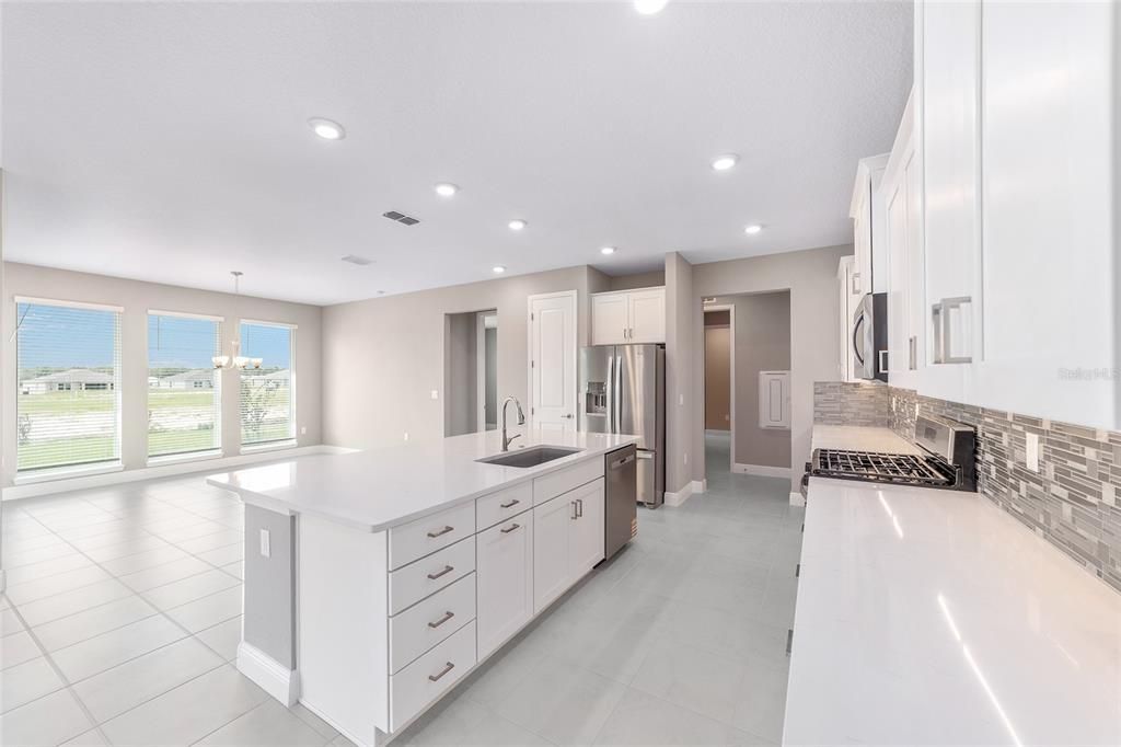 For Sale: $393,000 (2 beds, 2 baths, 2142 Square Feet)