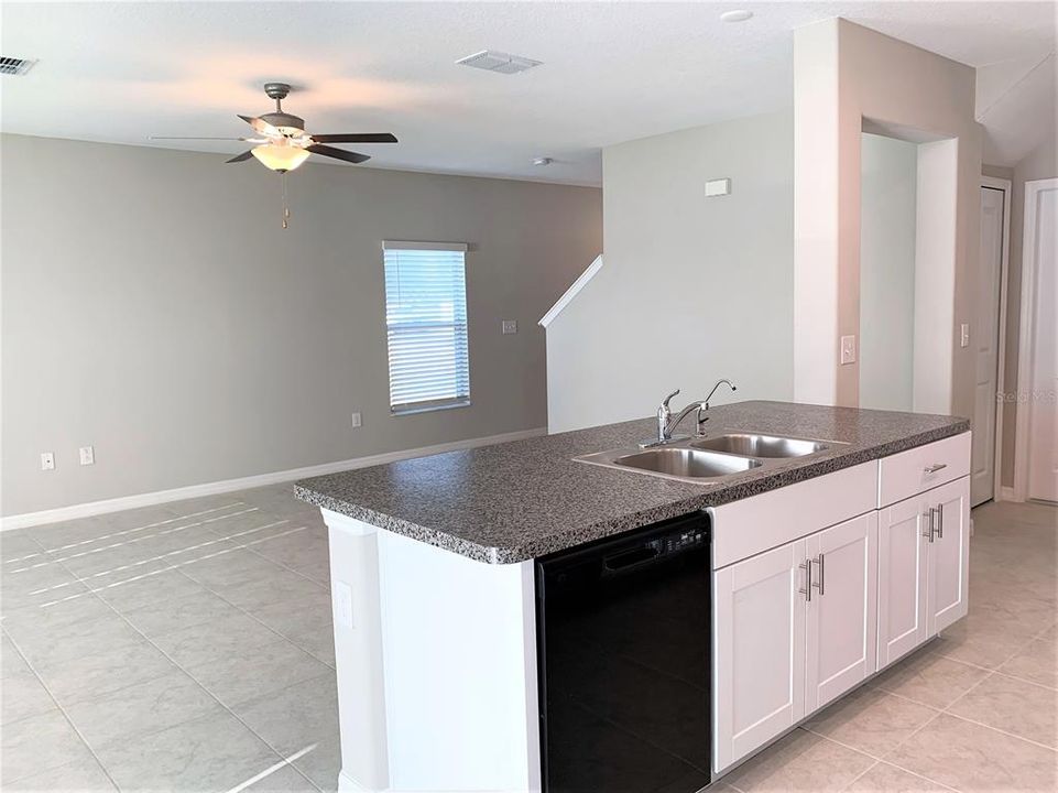 For Rent: $2,400 (4 beds, 2 baths, 1805 Square Feet)