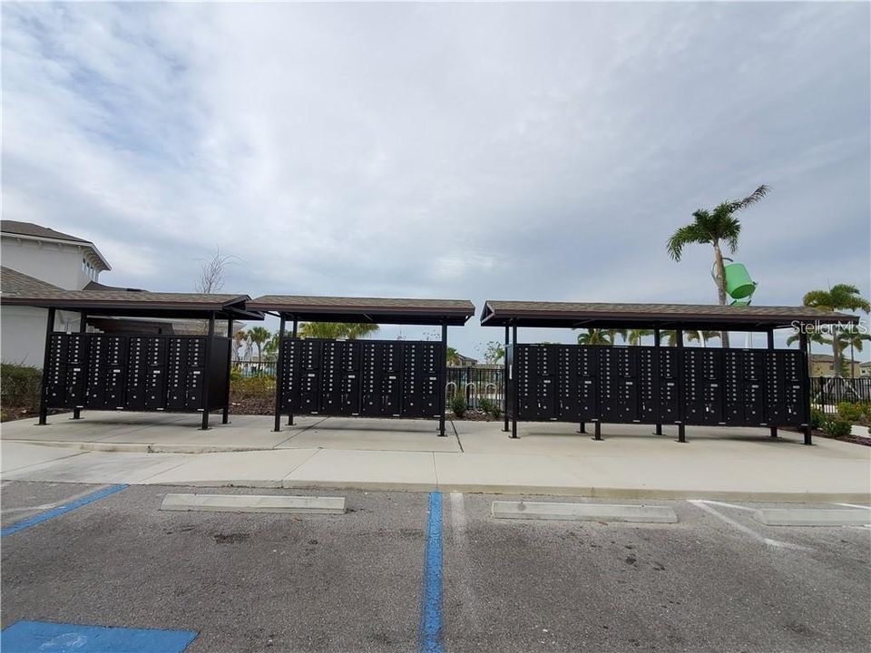 For Rent: $2,400 (4 beds, 2 baths, 1805 Square Feet)