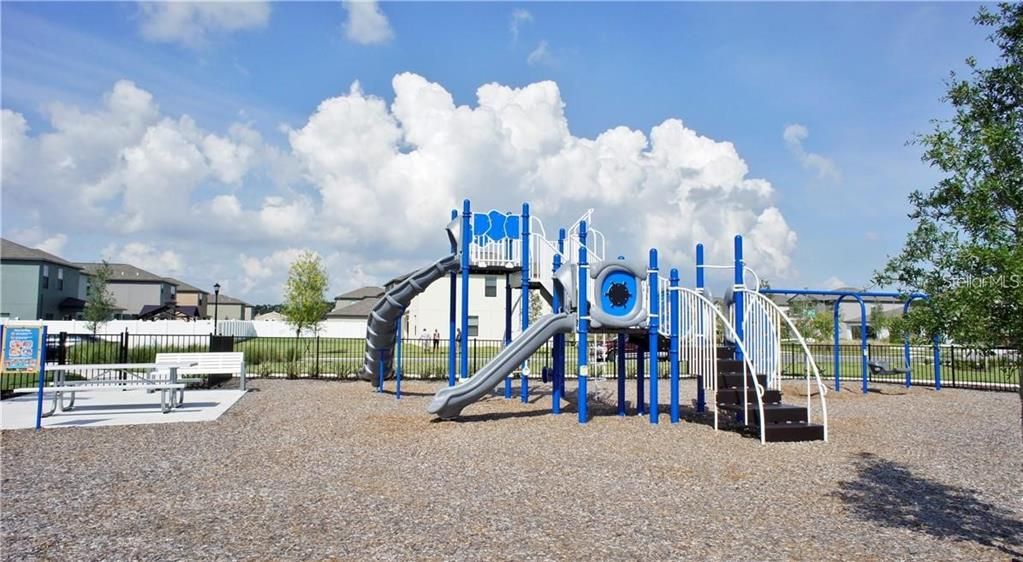 For Rent: $2,400 (4 beds, 2 baths, 1805 Square Feet)