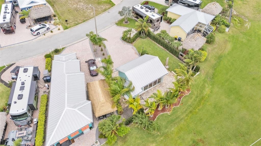 На продажу: $369,900 (0.11 acres)