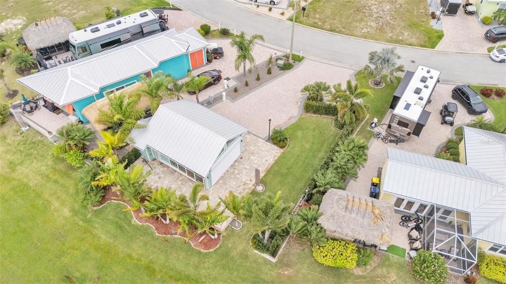 На продажу: $369,900 (0.11 acres)