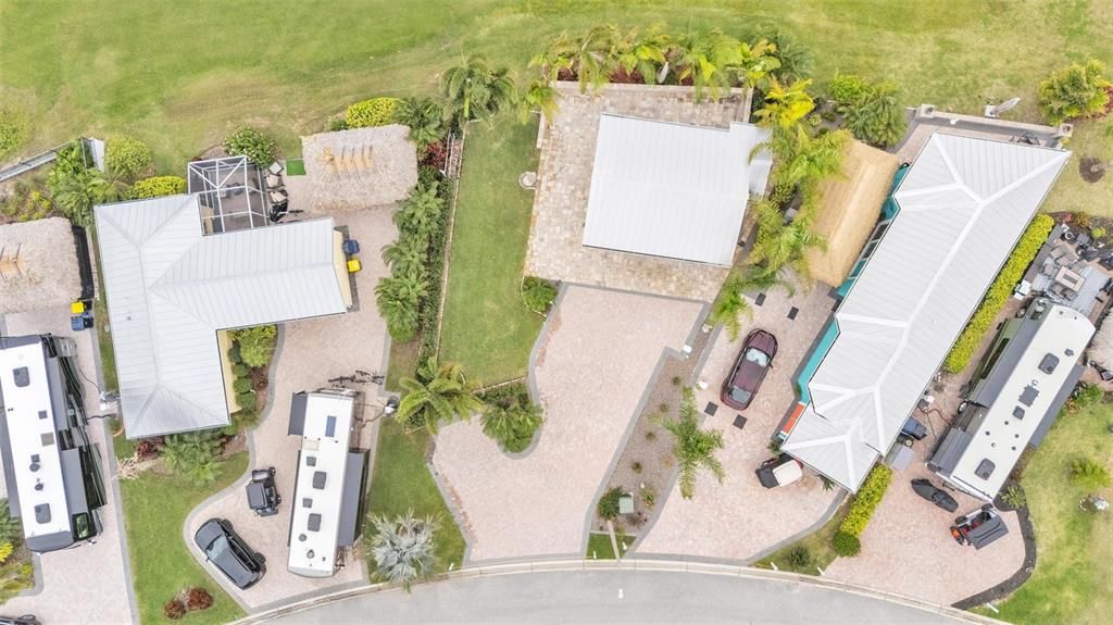 На продажу: $369,900 (0.11 acres)