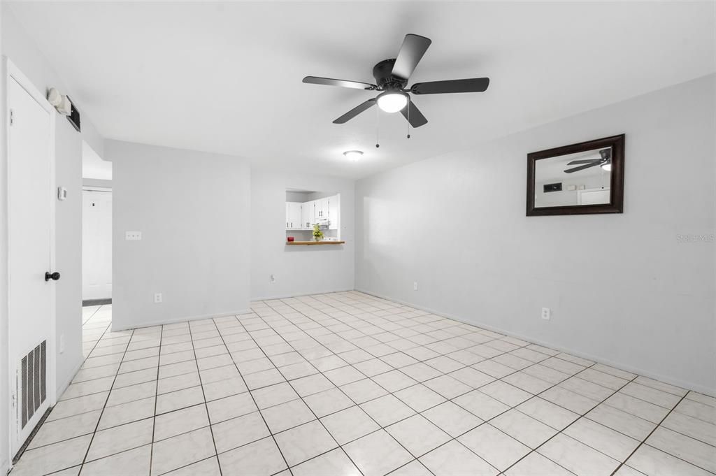 For Sale: $154,900 (2 beds, 2 baths, 1110 Square Feet)