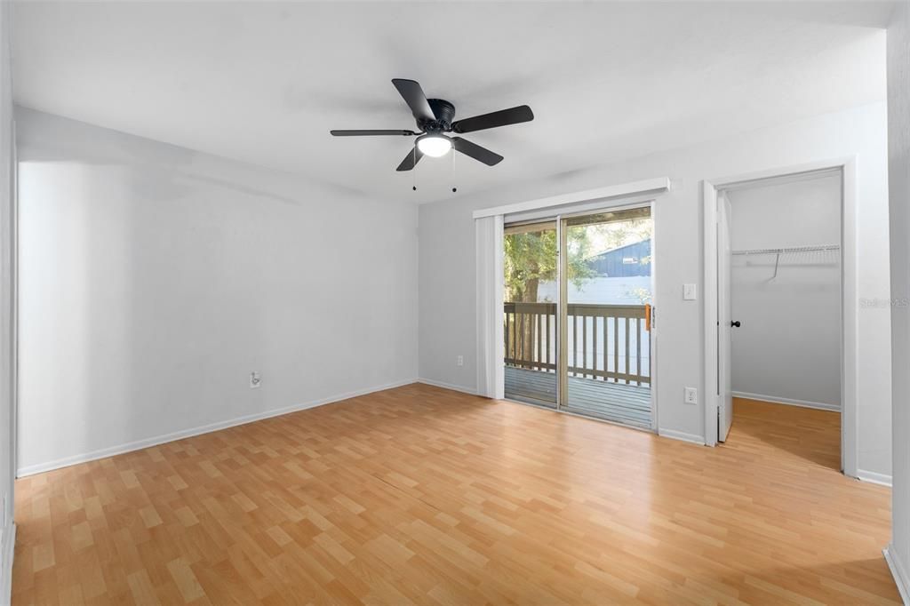 For Sale: $154,900 (2 beds, 2 baths, 1110 Square Feet)