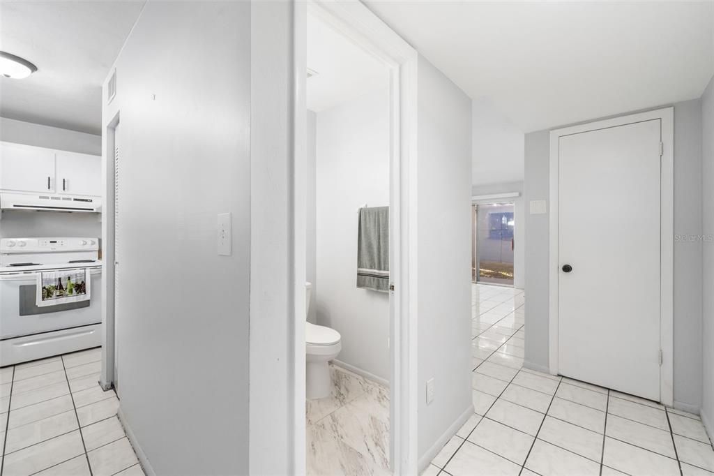 For Sale: $154,900 (2 beds, 2 baths, 1110 Square Feet)