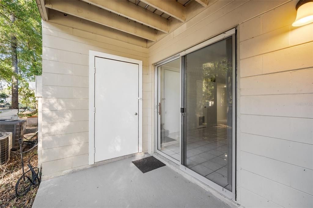 For Sale: $154,900 (2 beds, 2 baths, 1110 Square Feet)