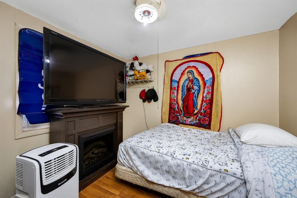 For Sale: $375,000 (4 beds, 0 baths, 1578 Square Feet)