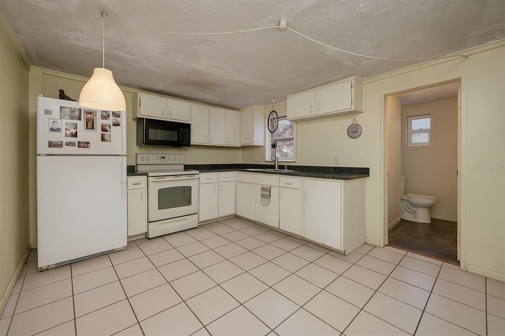 For Sale: $375,000 (4 beds, 0 baths, 1578 Square Feet)