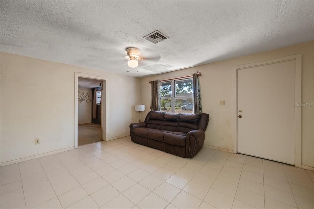 For Sale: $375,000 (4 beds, 0 baths, 1578 Square Feet)