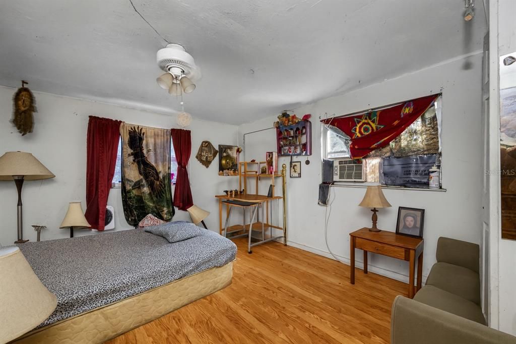 For Sale: $375,000 (4 beds, 0 baths, 1578 Square Feet)