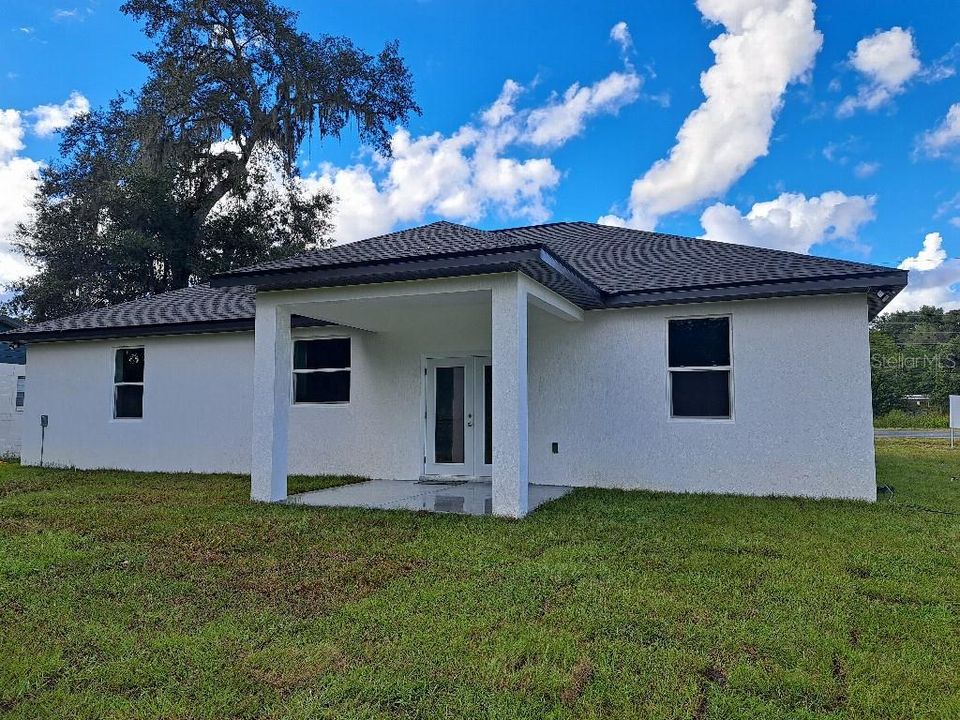 For Sale: $299,995 (3 beds, 2 baths, 1553 Square Feet)