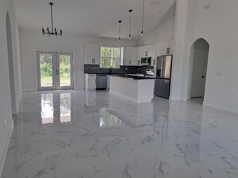 For Sale: $299,995 (3 beds, 2 baths, 1553 Square Feet)