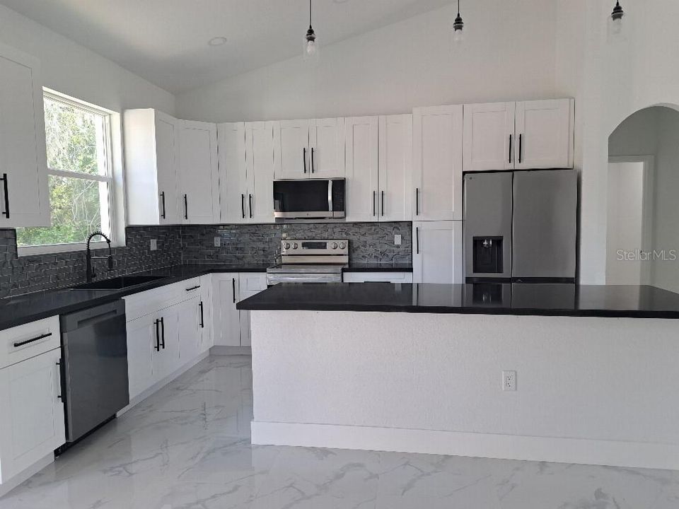 For Sale: $299,995 (3 beds, 2 baths, 1553 Square Feet)