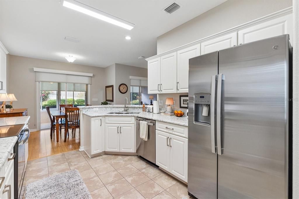 待售: $355,000 (3 贝兹, 2 浴室, 1649 平方英尺)