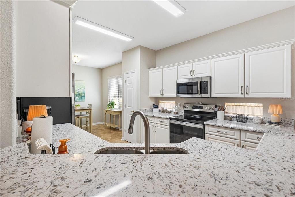 待售: $355,000 (3 贝兹, 2 浴室, 1649 平方英尺)