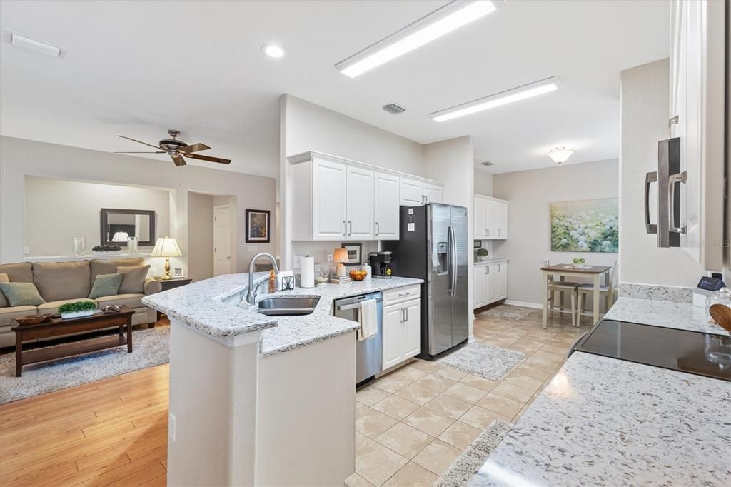 待售: $355,000 (3 贝兹, 2 浴室, 1649 平方英尺)