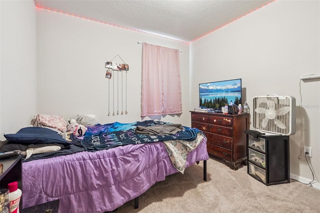 待售: $334,980 (4 贝兹, 2 浴室, 1849 平方英尺)