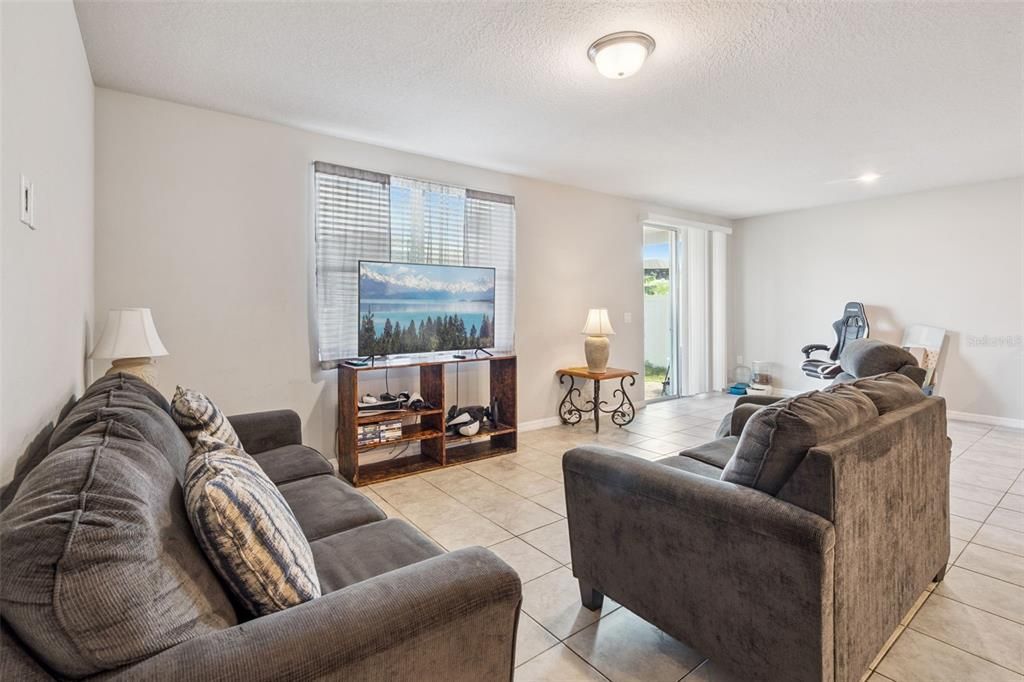 待售: $334,980 (4 贝兹, 2 浴室, 1849 平方英尺)