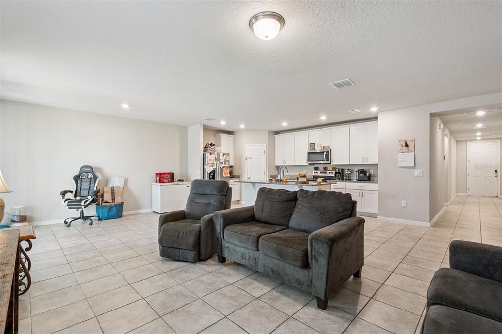 待售: $334,980 (4 贝兹, 2 浴室, 1849 平方英尺)