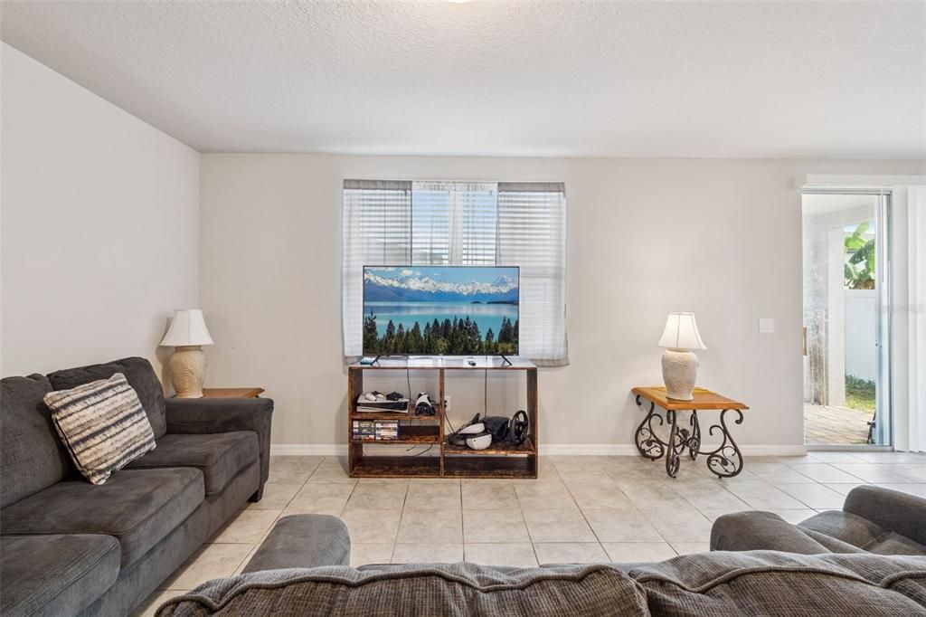 待售: $334,980 (4 贝兹, 2 浴室, 1849 平方英尺)