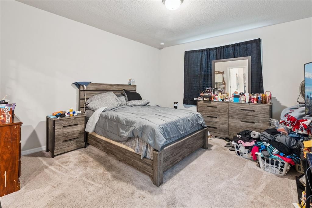 待售: $334,980 (4 贝兹, 2 浴室, 1849 平方英尺)