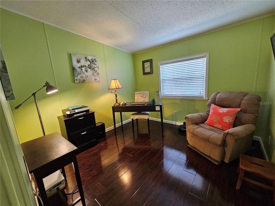 待售: $224,000 (2 贝兹, 2 浴室, 1092 平方英尺)