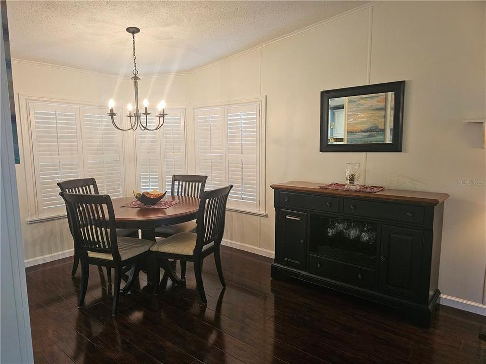 待售: $224,000 (2 贝兹, 2 浴室, 1092 平方英尺)