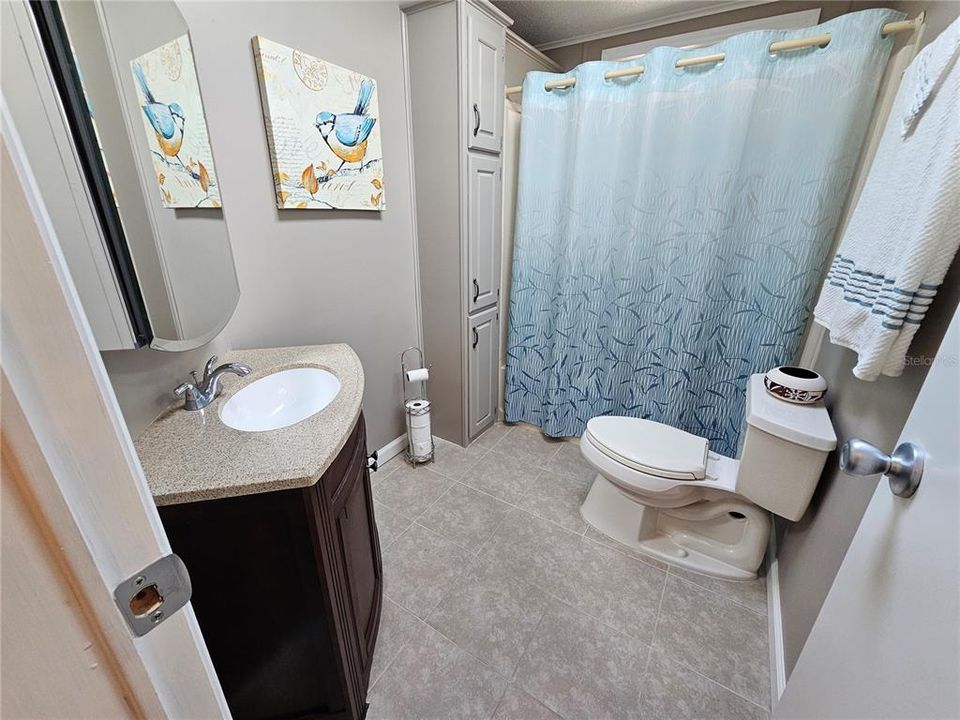 待售: $224,000 (2 贝兹, 2 浴室, 1092 平方英尺)