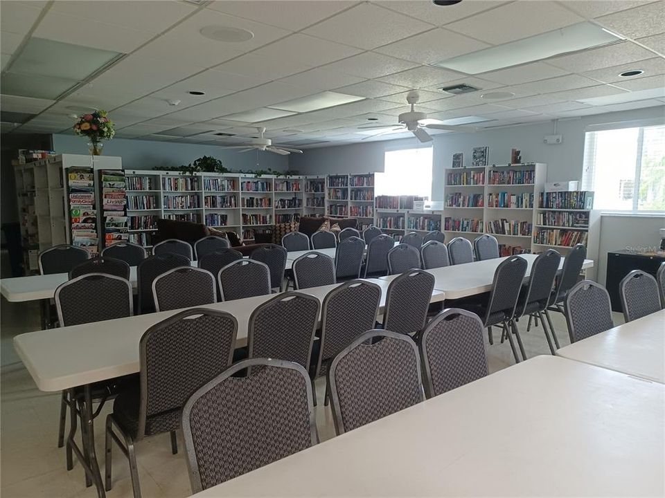 待售: $224,000 (2 贝兹, 2 浴室, 1092 平方英尺)