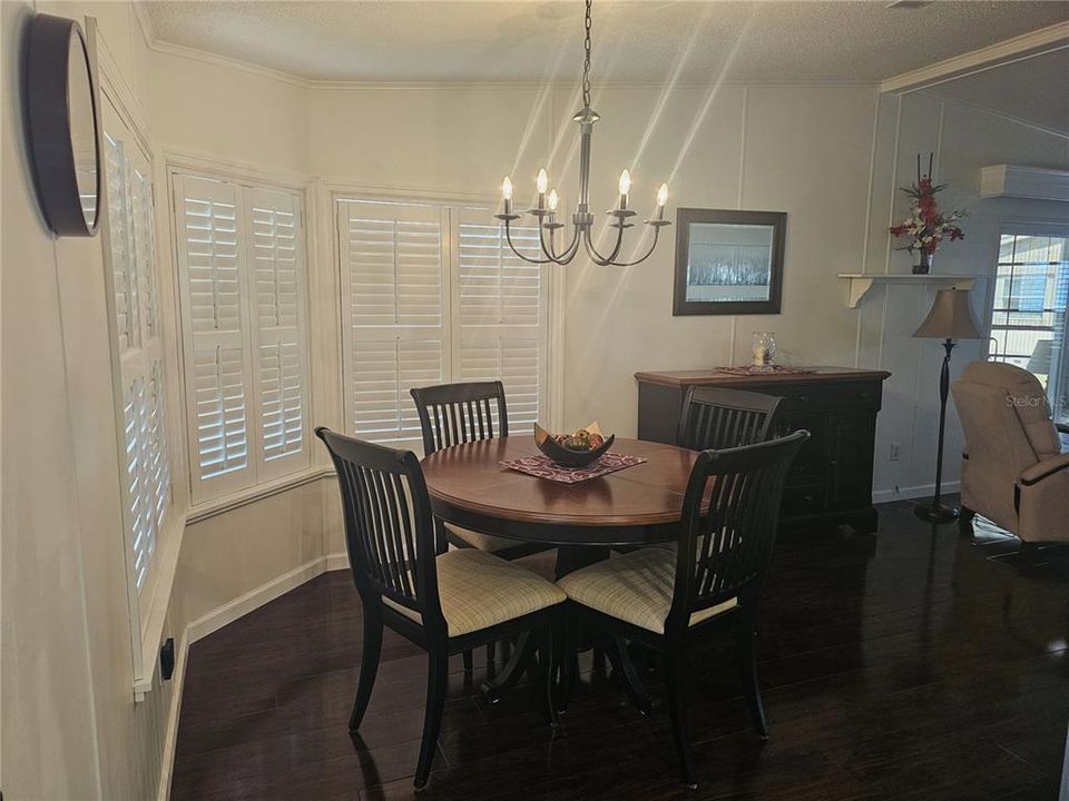 待售: $224,000 (2 贝兹, 2 浴室, 1092 平方英尺)