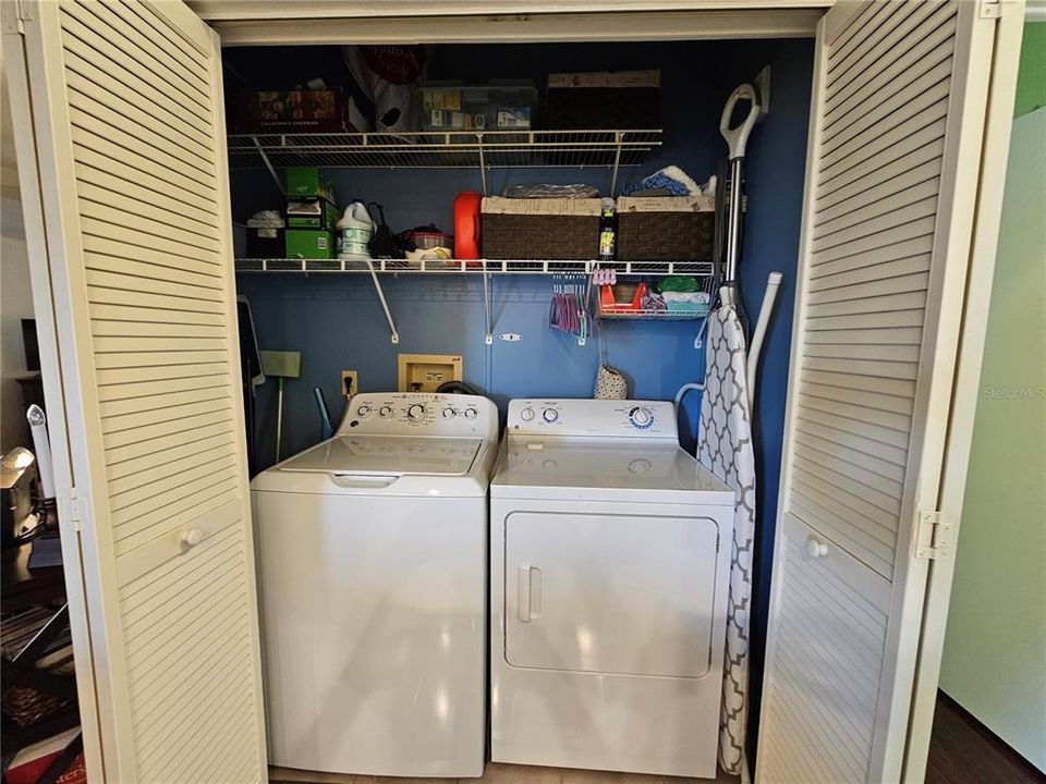 待售: $224,000 (2 贝兹, 2 浴室, 1092 平方英尺)