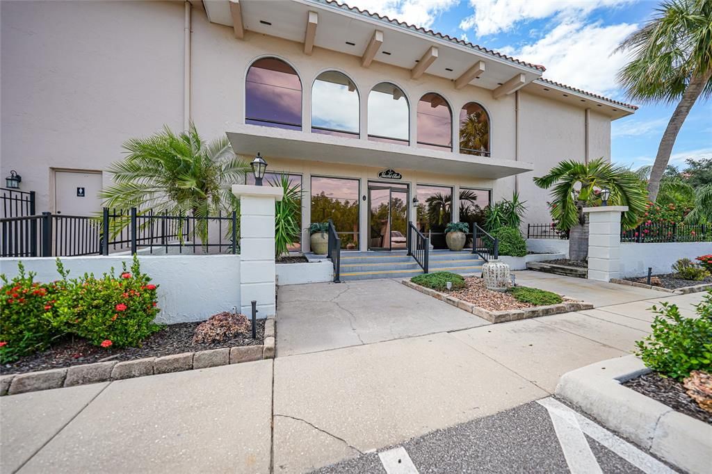 For Sale: $299,000 (3 beds, 2 baths, 2059 Square Feet)