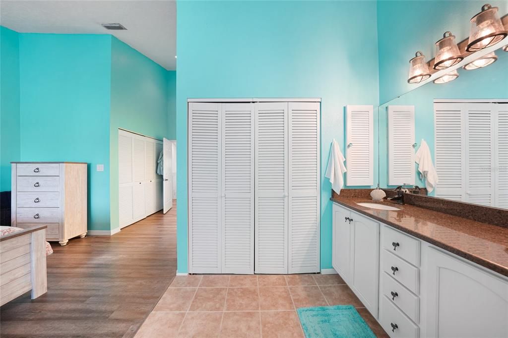 For Sale: $299,000 (3 beds, 2 baths, 2059 Square Feet)