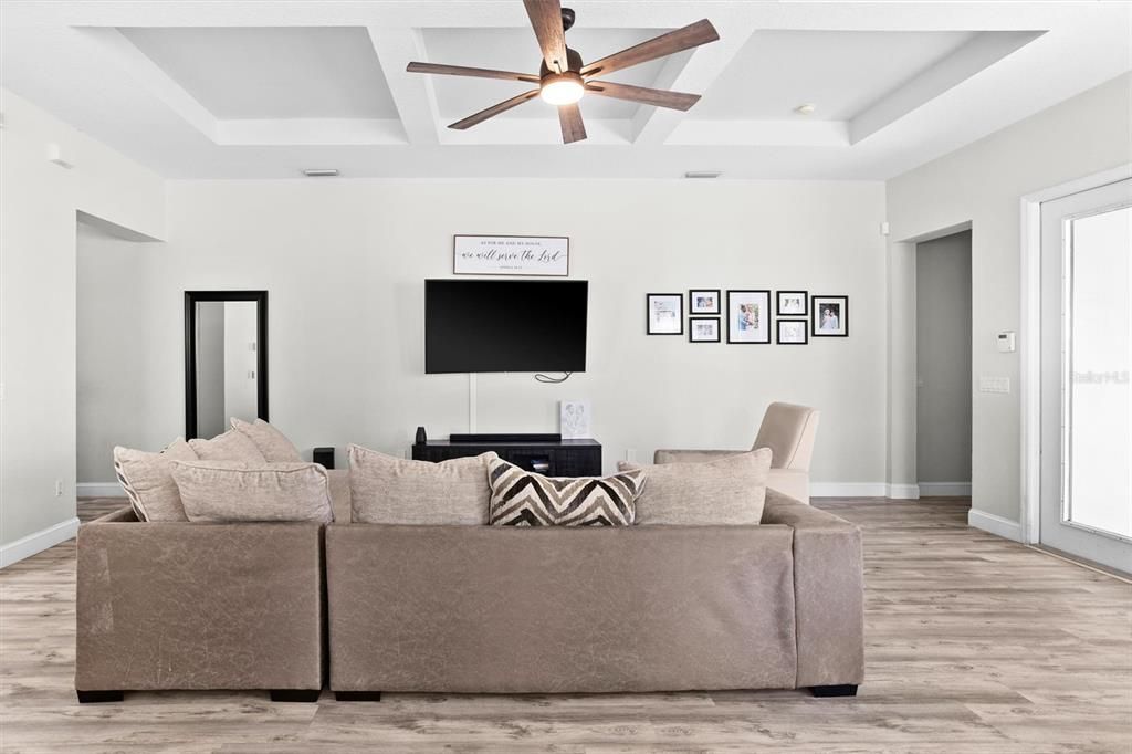 待售: $750,000 (3 贝兹, 2 浴室, 1954 平方英尺)