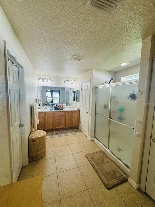 En Venta: $280,000 (2 camas, 2 baños, 1596 Pies cuadrados)