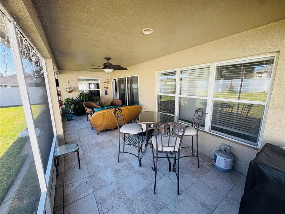 En Venta: $280,000 (2 camas, 2 baños, 1596 Pies cuadrados)