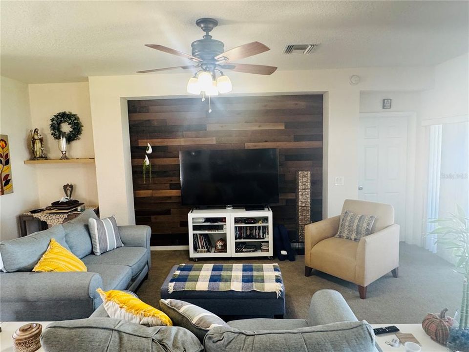 En Venta: $280,000 (2 camas, 2 baños, 1596 Pies cuadrados)