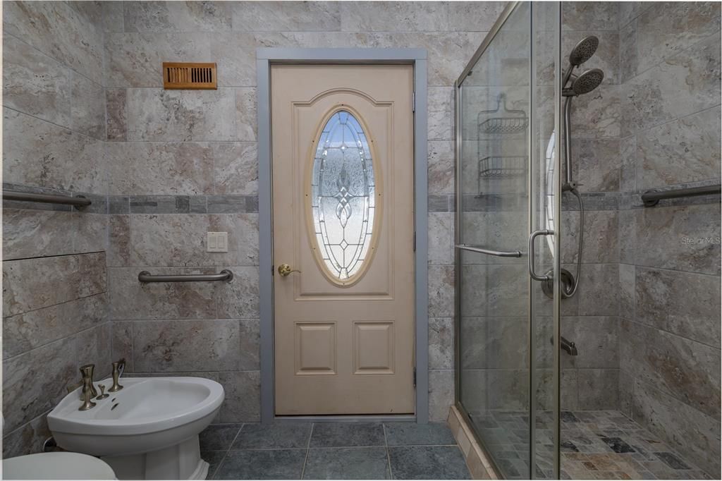 待售: $359,900 (2 贝兹, 2 浴室, 1437 平方英尺)