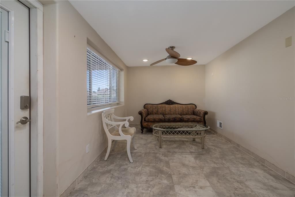 待售: $359,900 (2 贝兹, 2 浴室, 1437 平方英尺)