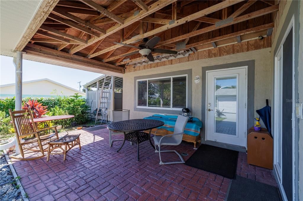 待售: $359,900 (2 贝兹, 2 浴室, 1437 平方英尺)