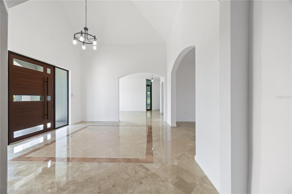 For Sale: $2,500,000 (4 beds, 4 baths, 5716 Square Feet)