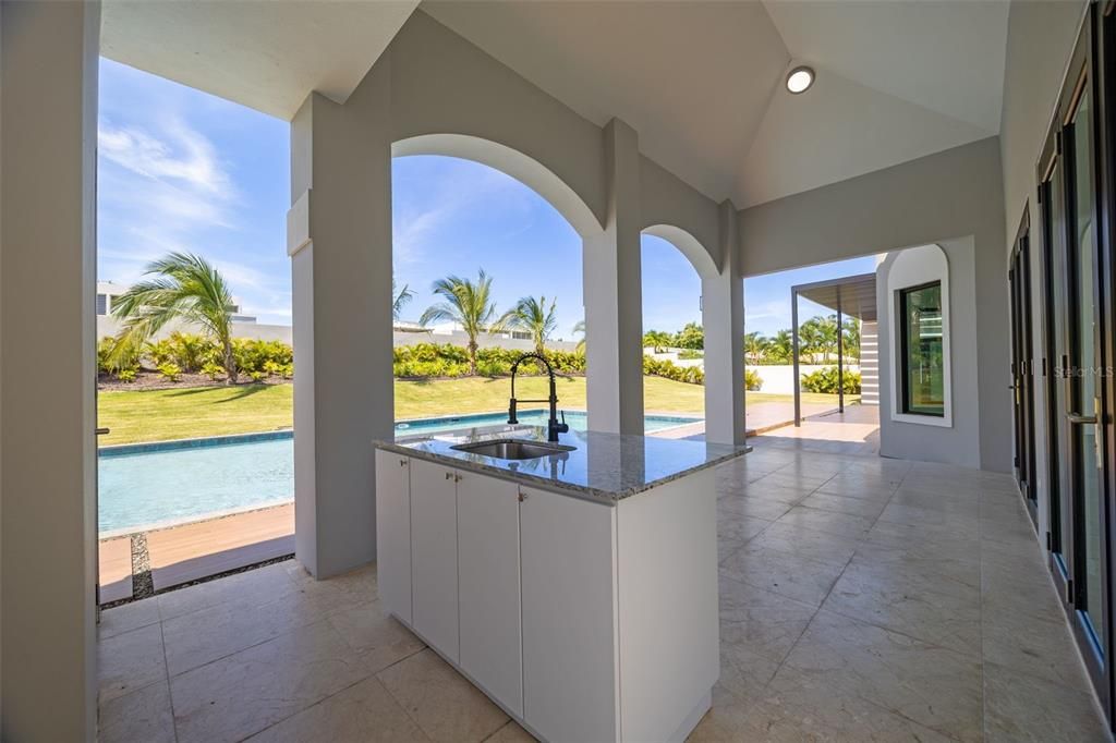 For Sale: $2,500,000 (4 beds, 4 baths, 5716 Square Feet)