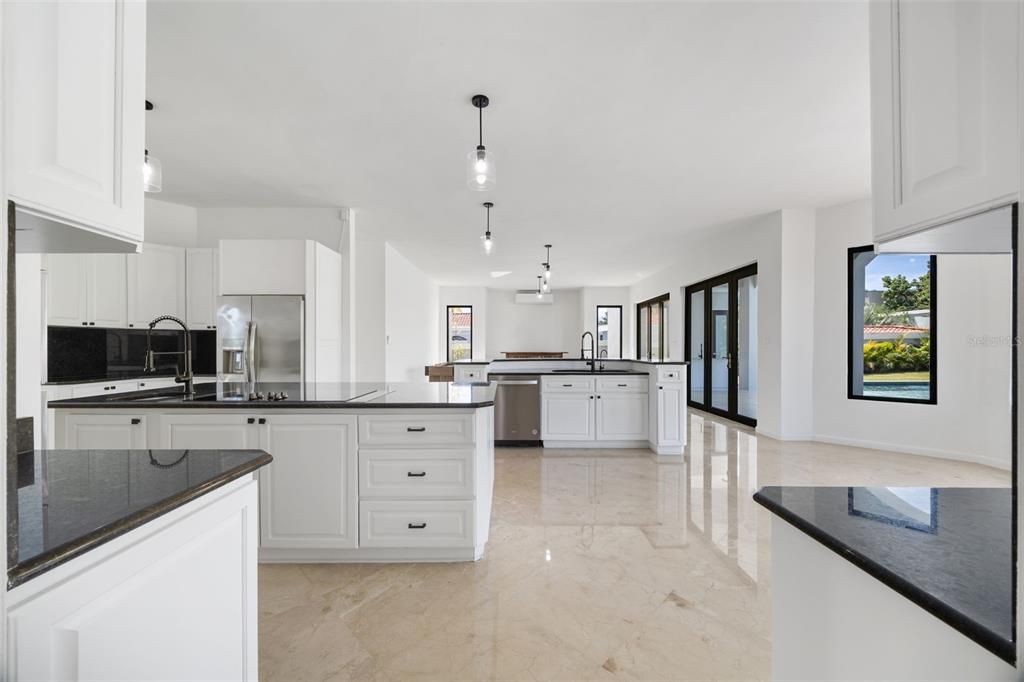 For Sale: $2,500,000 (4 beds, 4 baths, 5716 Square Feet)