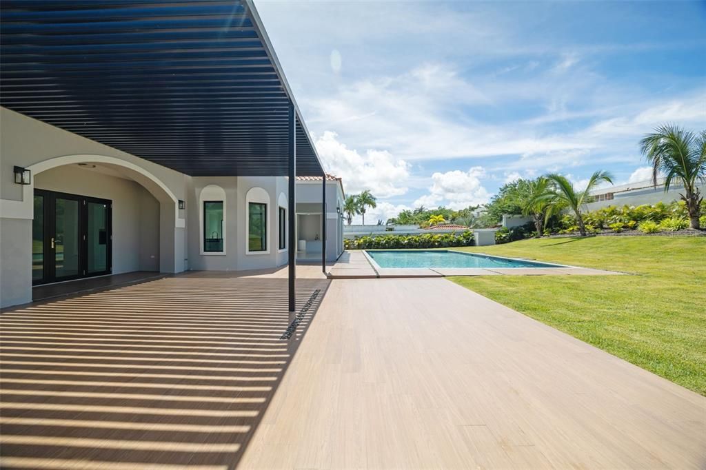 For Sale: $2,500,000 (4 beds, 4 baths, 5716 Square Feet)