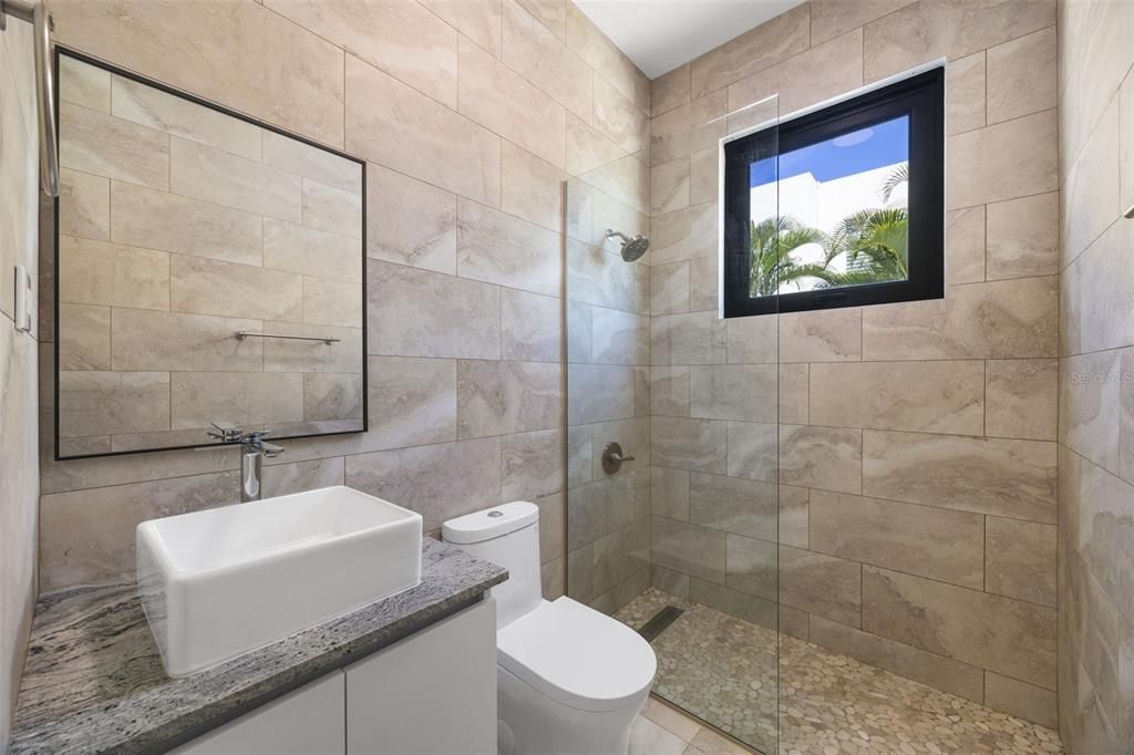 For Sale: $2,500,000 (4 beds, 4 baths, 5716 Square Feet)