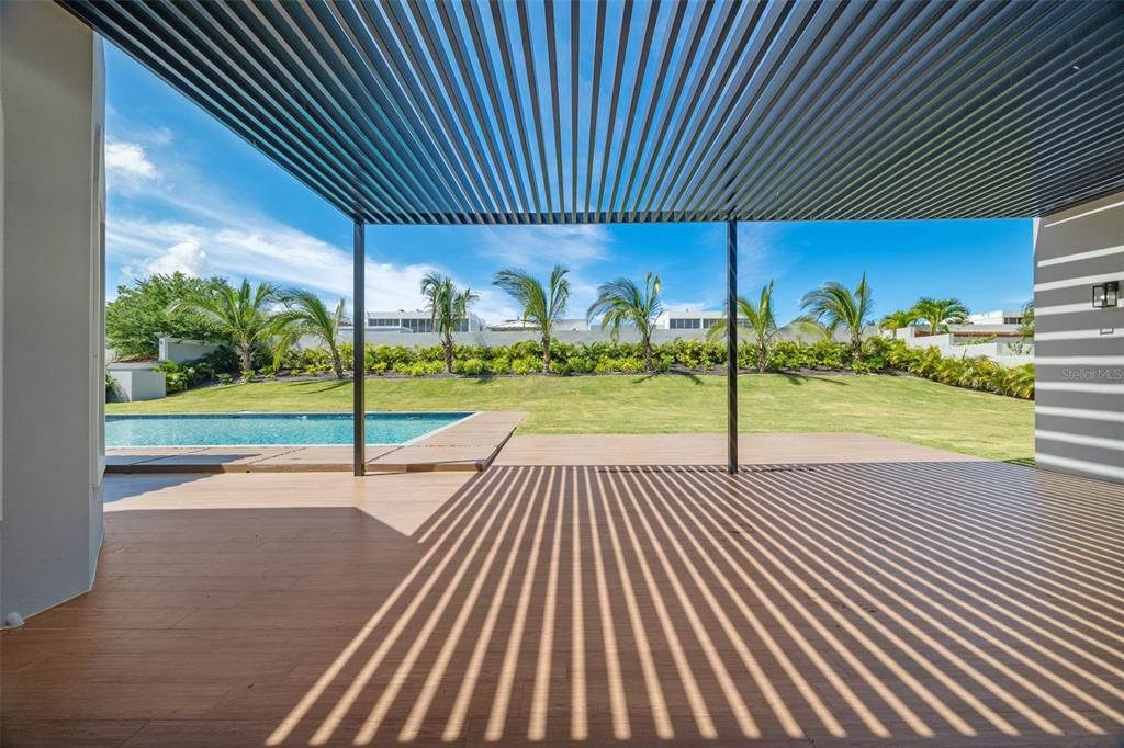 For Sale: $2,500,000 (4 beds, 4 baths, 5716 Square Feet)