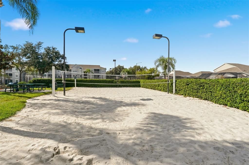 Под контрактом: $425,000 (4 спален, 3 ванн, 1834 Квадратных фут)